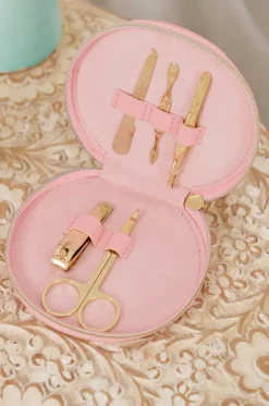 Scalloped Manicure Set|Annabel Trends Clearance